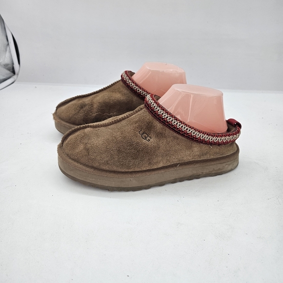 UGG Tazz Platform Slippers Sand Size 6 Women Suede Cozy Fashionable Slip-On - Picture 2 of 15